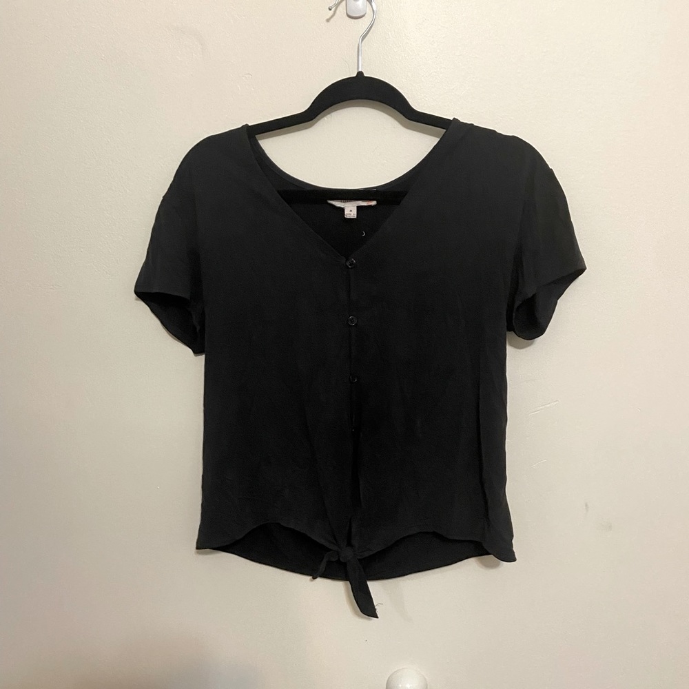 Black T-Shirt With Buttons and Tie Front